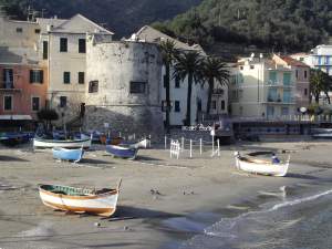 Xtrallusion photo gallery of Italy. Photos, pictures, images and photographs of the Italian Rivieras, the Italian Lakes, the Italian Alps, the Cinque Terre, the Amalfi coast and some of the most beautiful corners of Italy. Plus photos of Italian cities such as Pisa, Milan, Genoa and Rome.